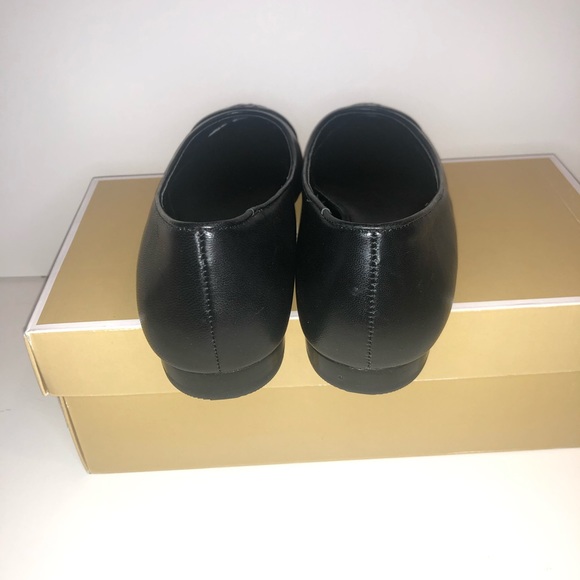 New in Box Black Michael Kors Flats - Picture 4 of 6